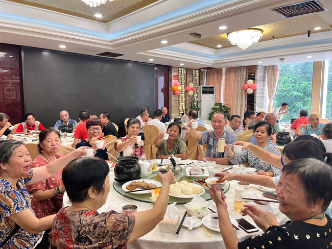 感恩相伴，共度佳節(jié)